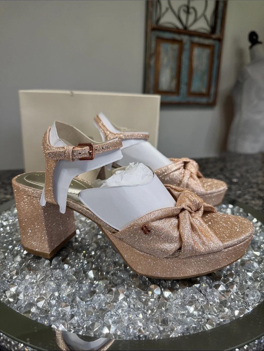 Bandolino Rose Gold Glitter Knotted Platform heels NEW 7